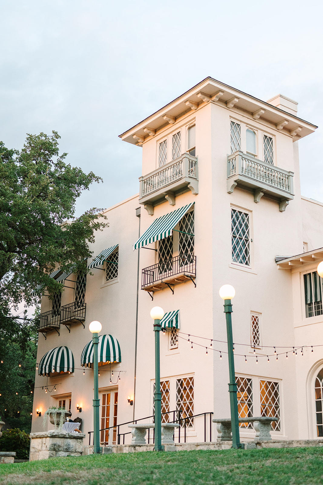 Designing Tori & Charlie’s Laguna Gloria Wedding in Austin